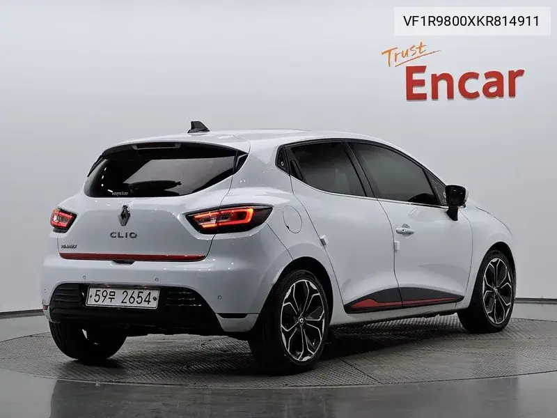2019 Clio Intense Panoramic