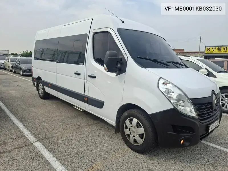 2019 Master 2.3 15-Seater