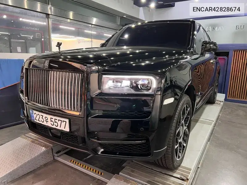 2024 Cullinan 6.7 V12 Black Badge
