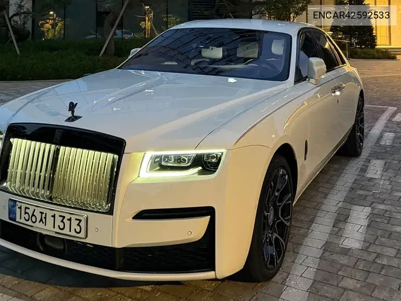 2022 고스트 2세대 6.7 V12 블랙 배지