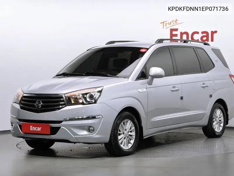 2013 Korando Turismo 2Wd Gt 11-Seater
