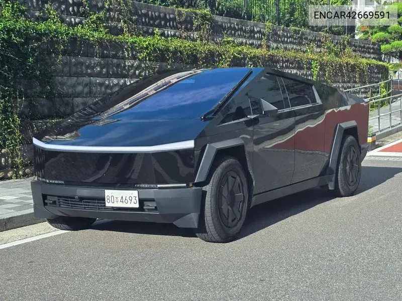 2025 Cybertruck Cyberbeast