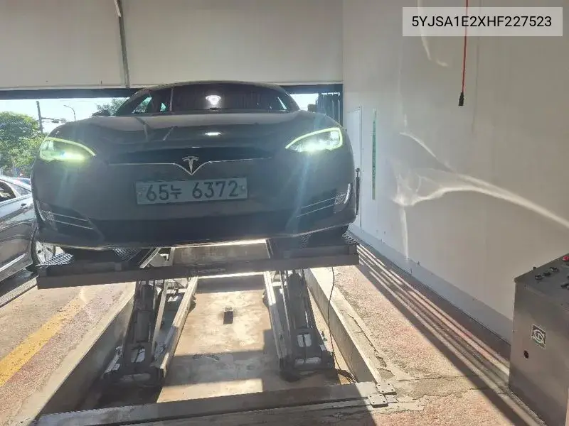 2017 Model S 90D
