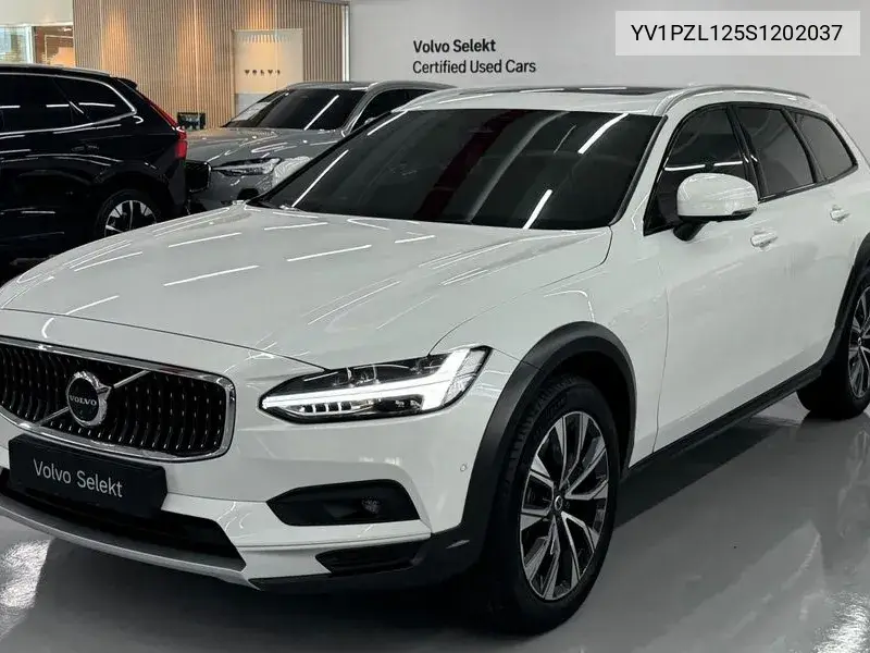 2025 V90 Cross Country B5 Ultra Awd