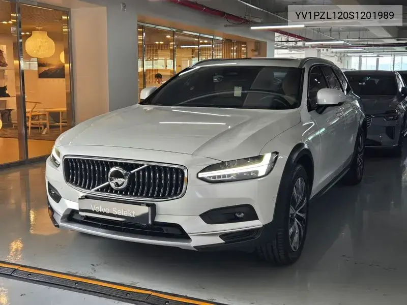 2025 V90 Cross Country B5 Ultra Awd
