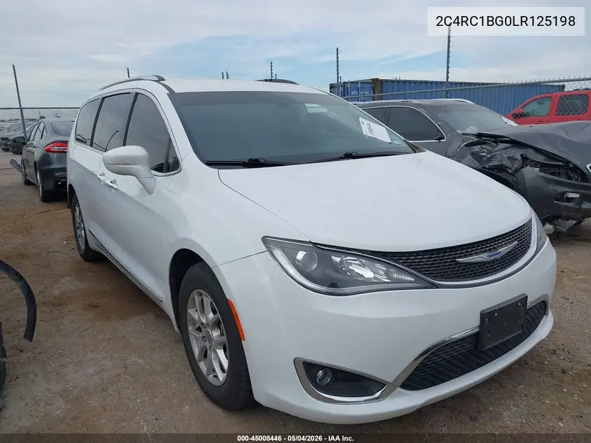 Chrysler Pacifica (RU)
