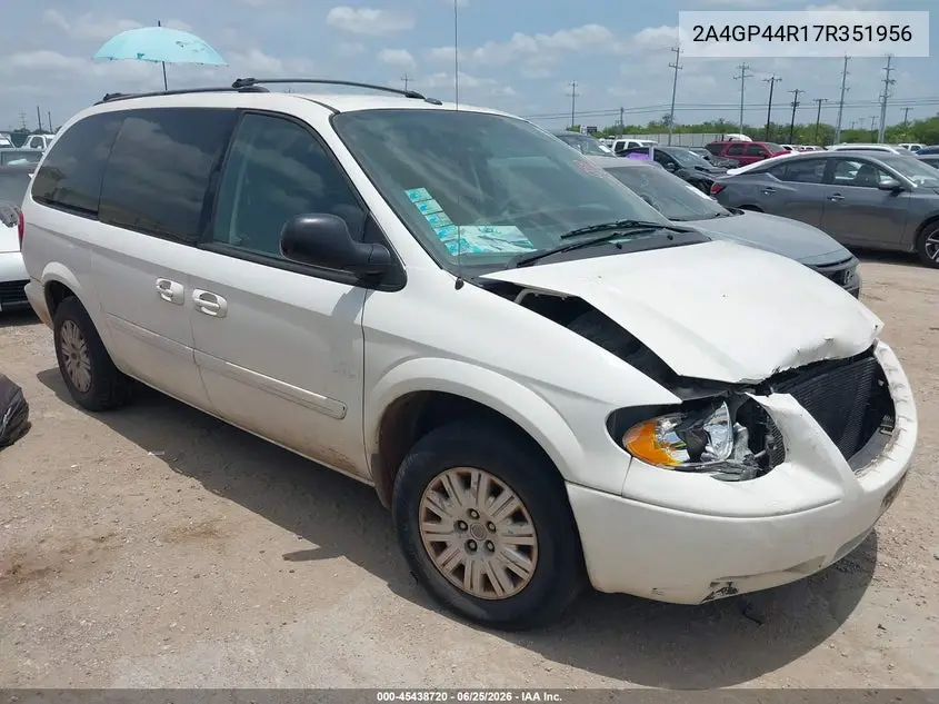 Chrysler Town & Country (IV)