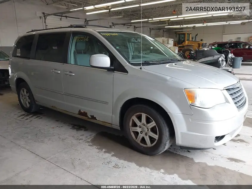 Chrysler Town & Country (V)