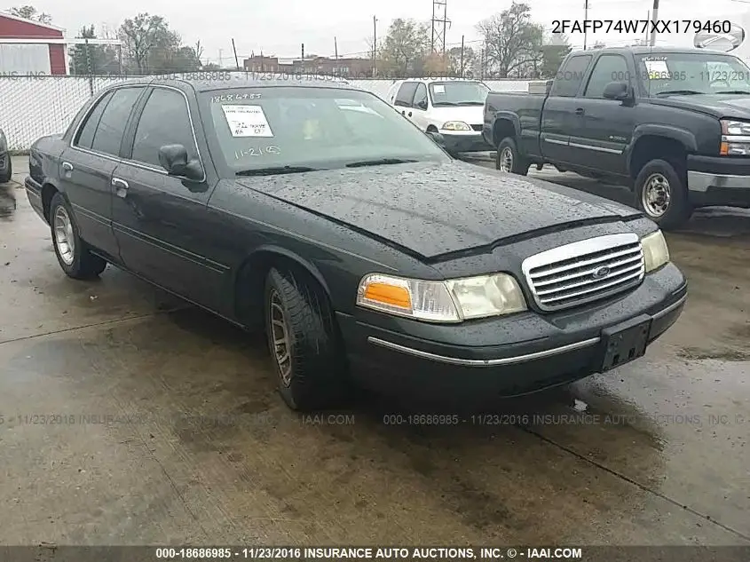 Ford Crown Victoria (II)