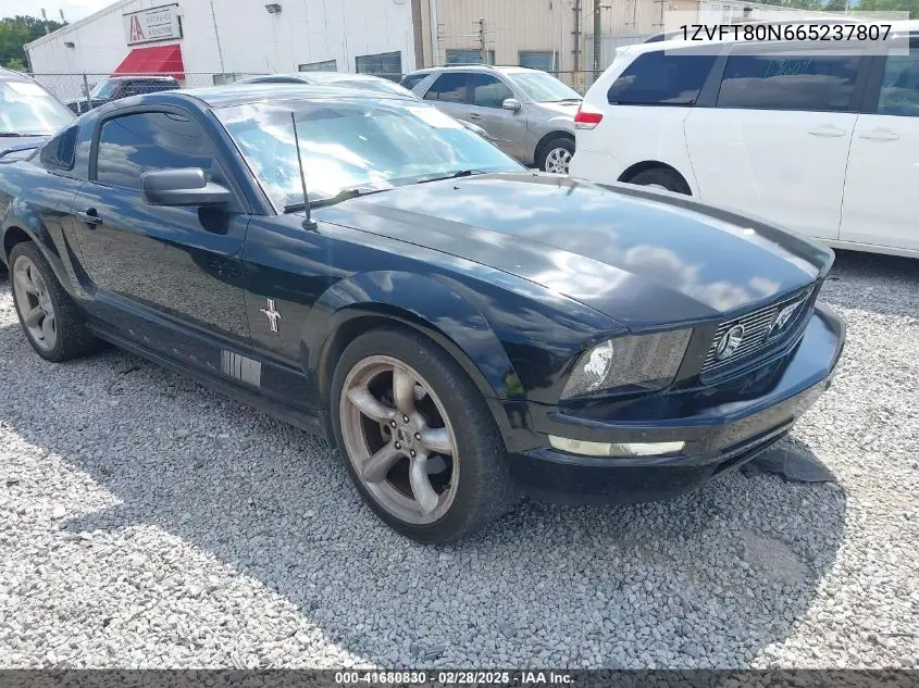 Ford Mustang (V)