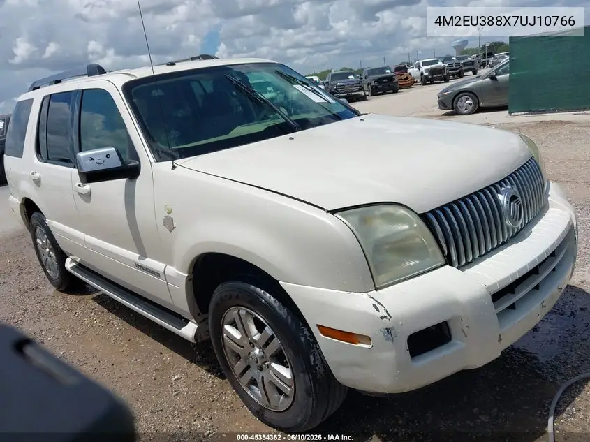 Mercury Mountaineer (III)