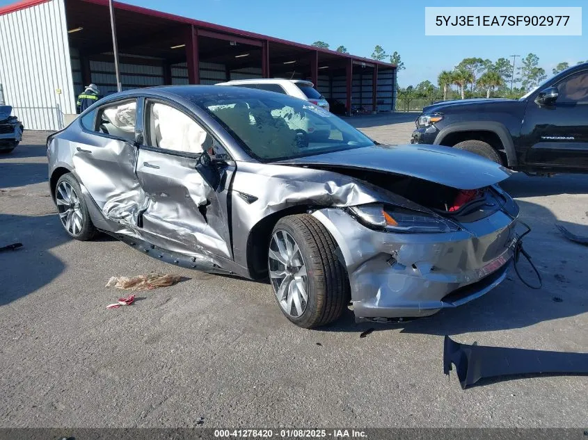 Tesla Model 3 (I)