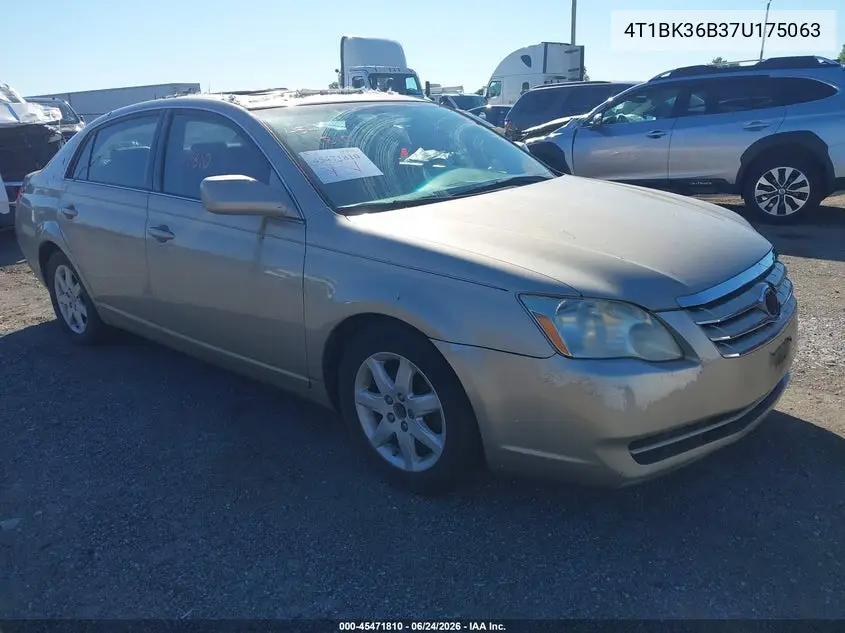 Toyota Avalon (III)