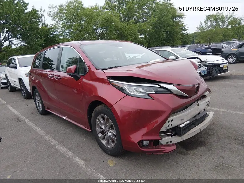 Toyota Sienna (IV)